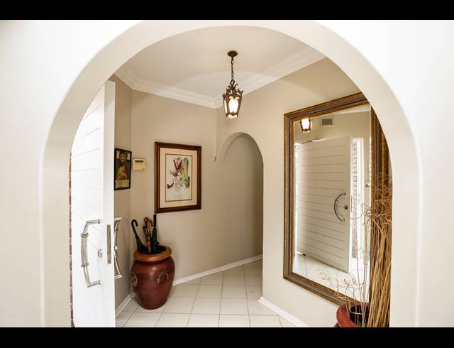 4 BEDROOM HOUSE FOR SALE IN LA LUCIA